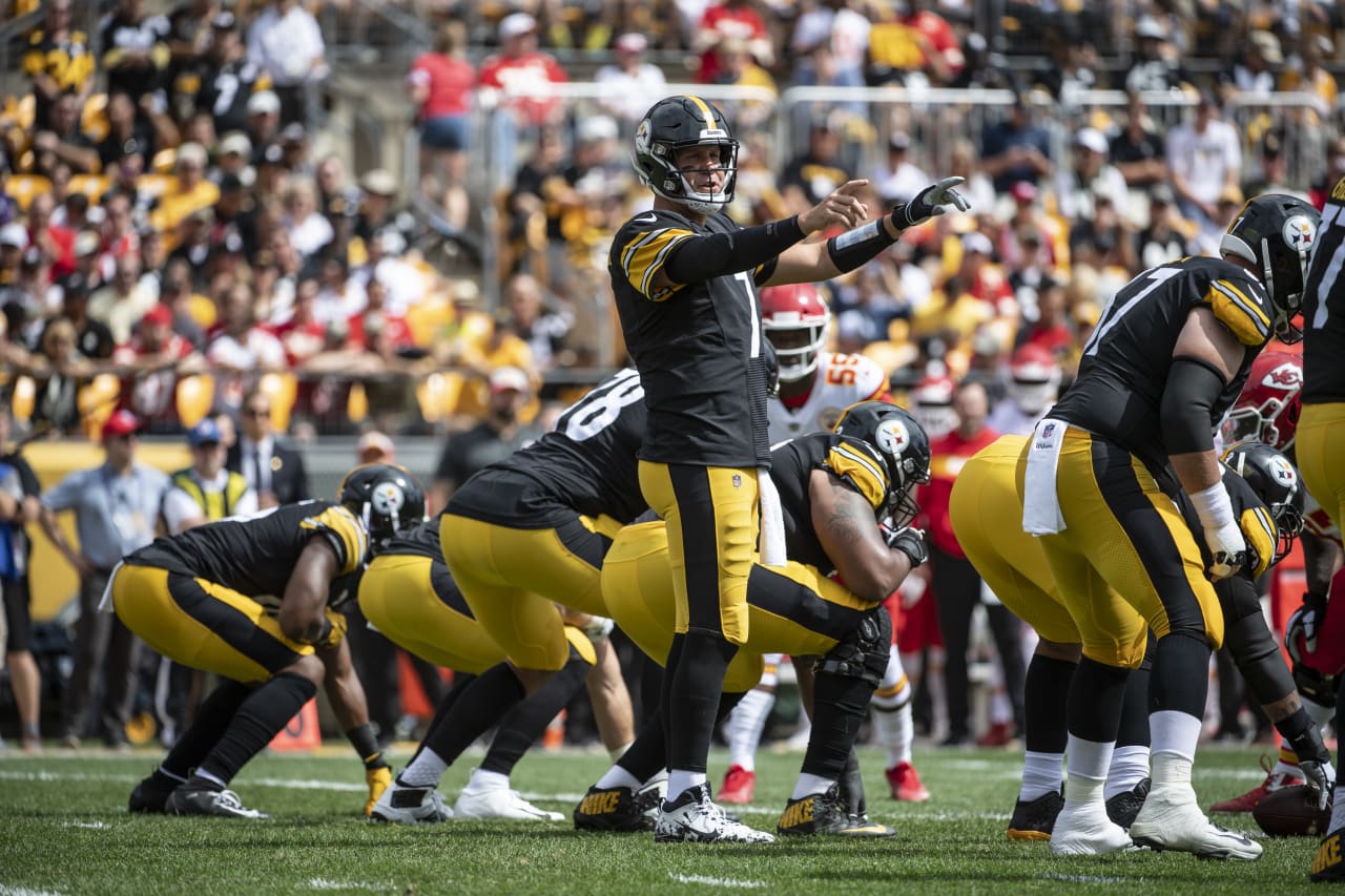 A 2018 Regular Season game between the Pittsburgh Steelers and the Kansas City Chiefs on Sunday, September 16, 2018.