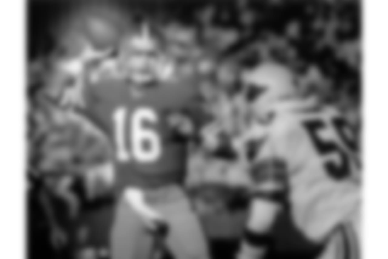 1987 -- 49ers quarterback Joe Montana.