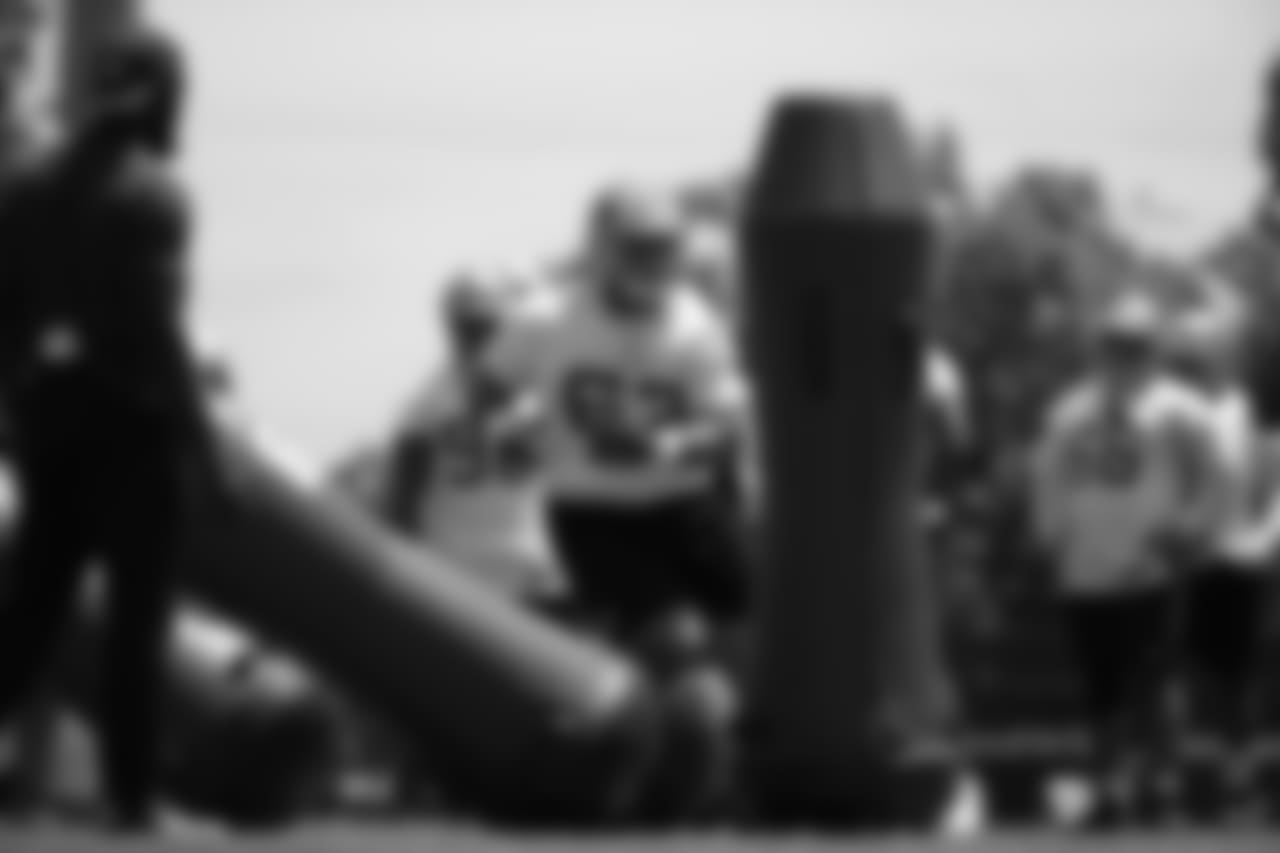 DL Niles Scott