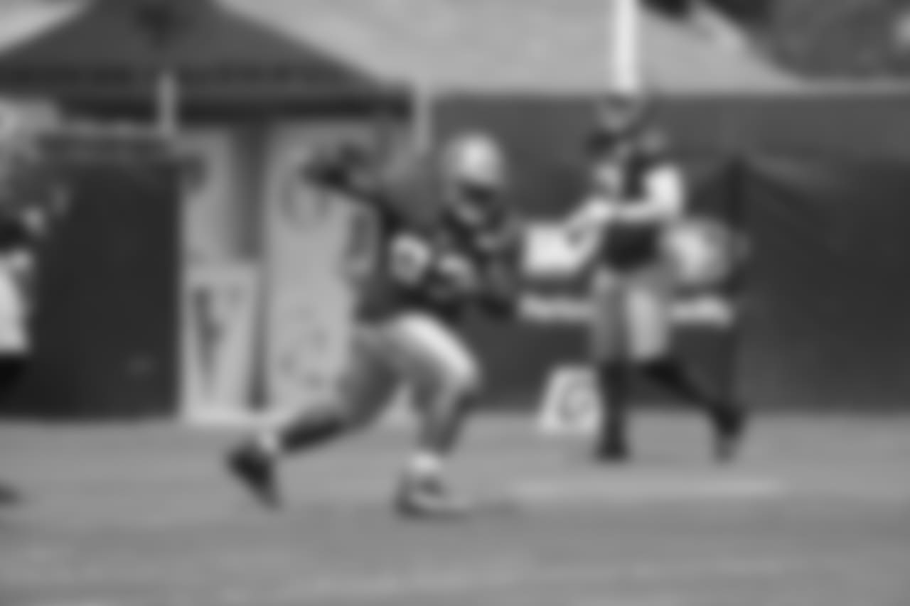DL D.J. Jones