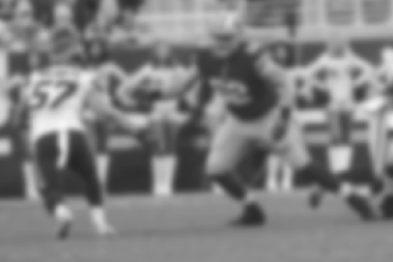 OL Erik Magnuson
