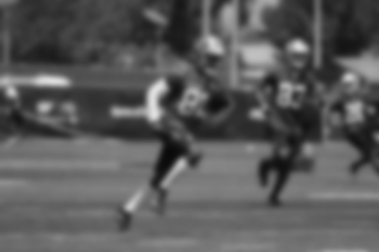 WR Richie James