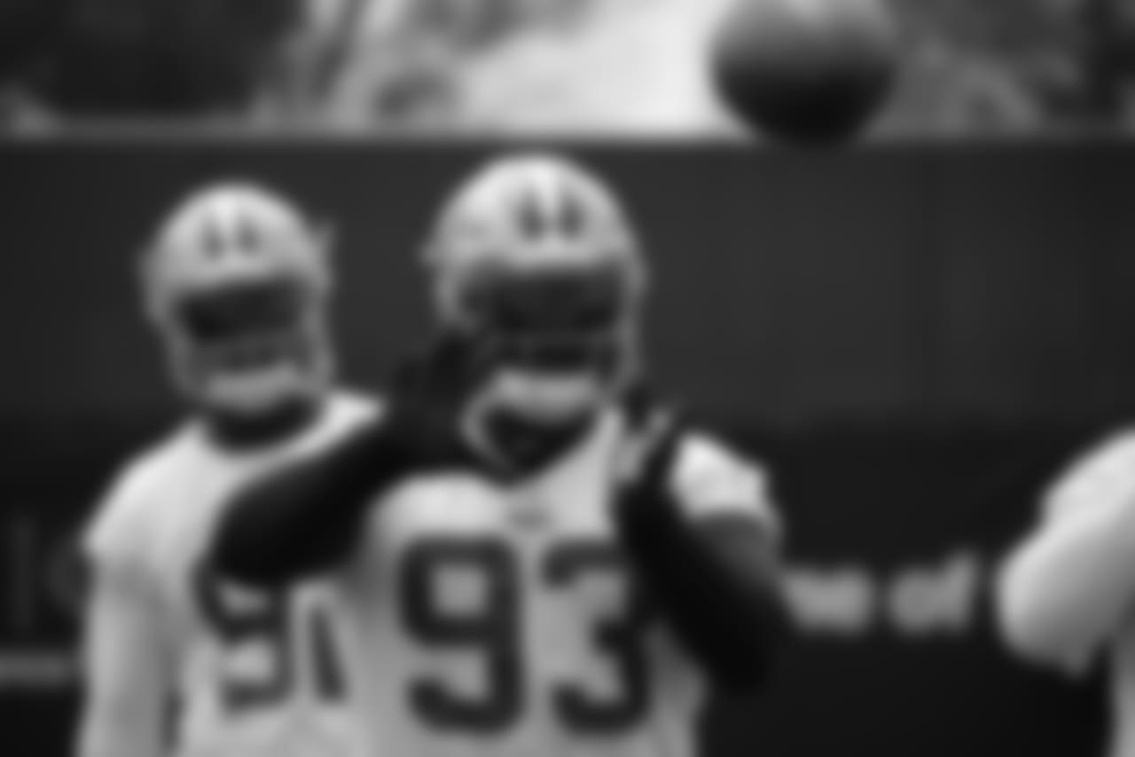 DL D.J. Jones