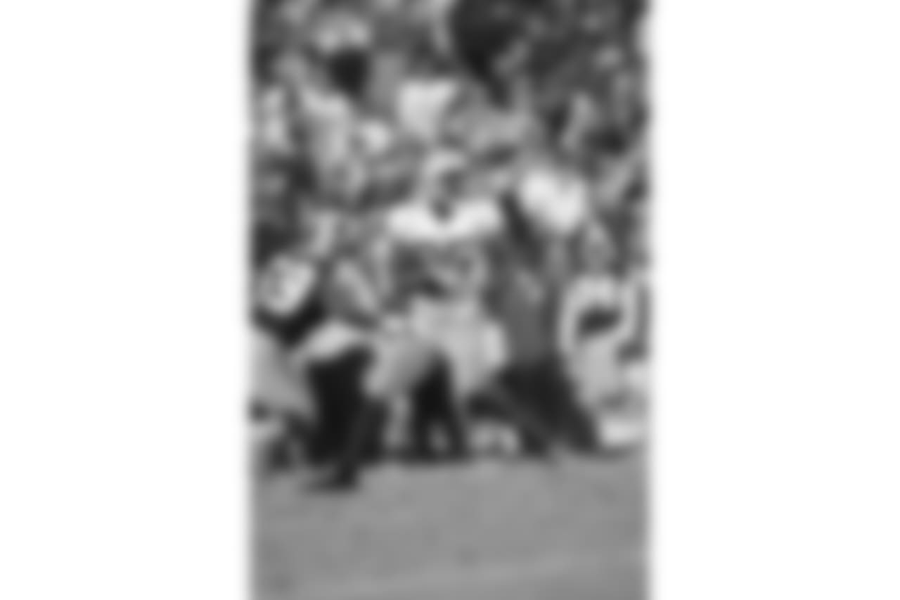 2011 -- 49ers tight end Vernon Davis.