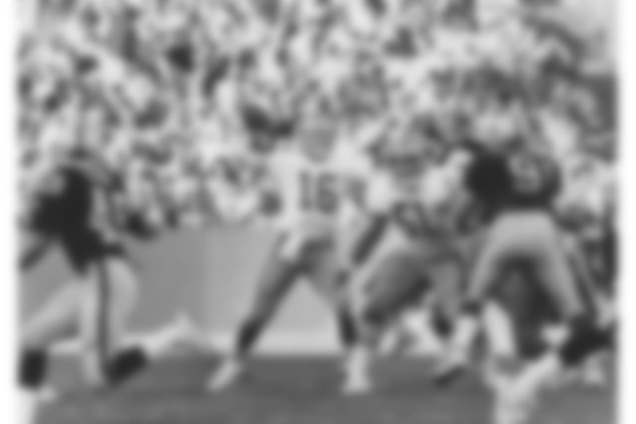 QB Joe Montana