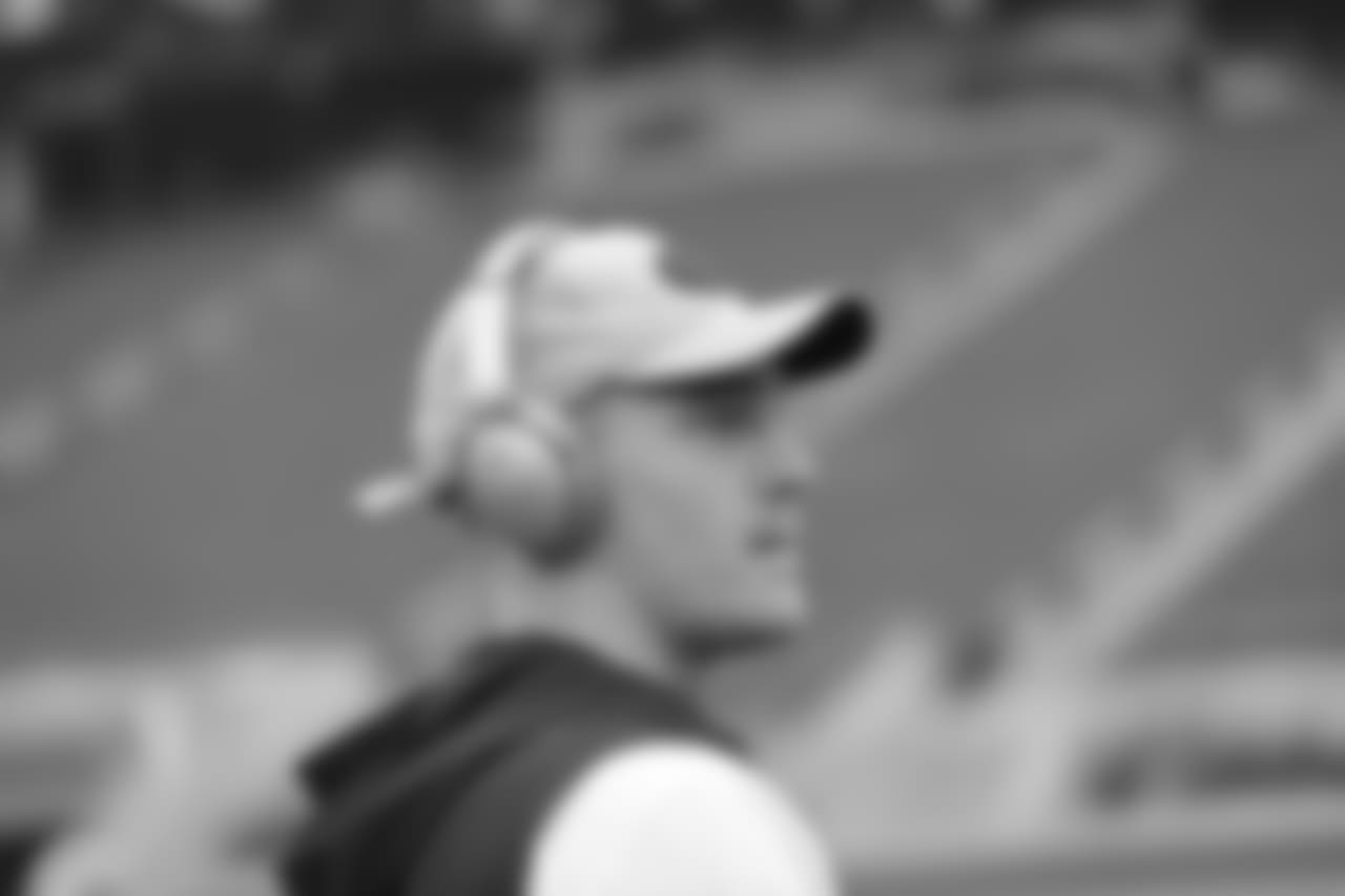TE Ross Dwelley