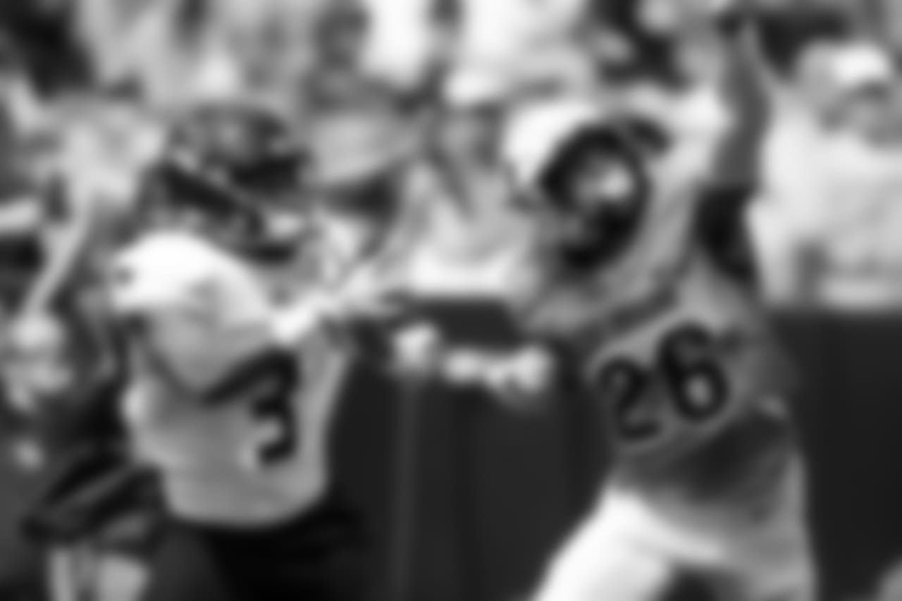 Oliver has excellent size, length and speed for the position. He's at his best in press coverage. He shoots his hands and re-routes wide receivers before staying on their hip down the field. He has plenty of speed to carry vertical routes. From off coverage, he has some stiffness when he has to open up and change directions. He has good ball awareness down the field (see: pass breakup against UCLA). I love his aggressiveness and physicality in the running game. He fights through blocks and he's a reliable tackler in space. Oliver has the ideal skill set to thrive as a press cornerback at the next level. He needs to improve his flexibility and transition movement in off coverage.