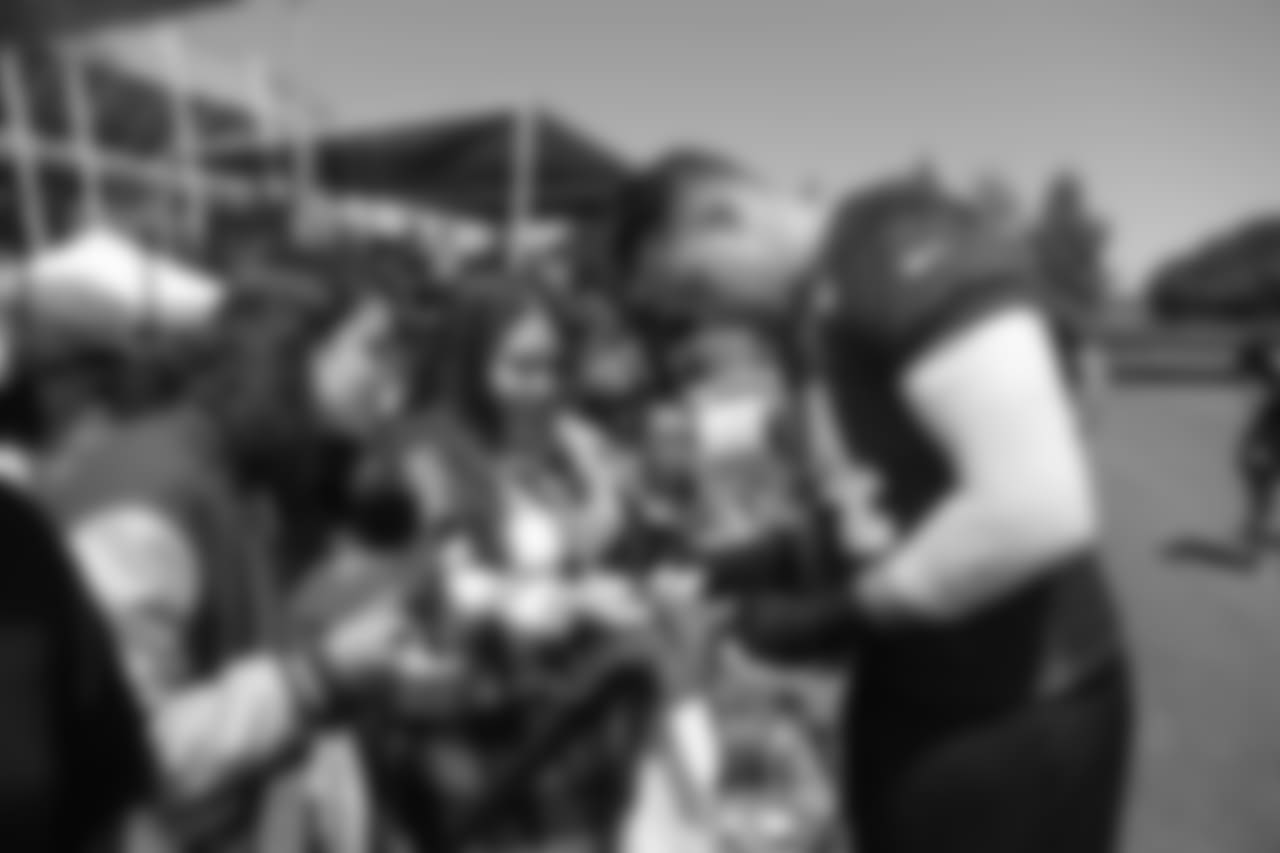 T Joe Staley
Day 1: Santa Clara Social Services Agency, Unity Care and Bill Wilson Center Hosted by Middle Linebackers