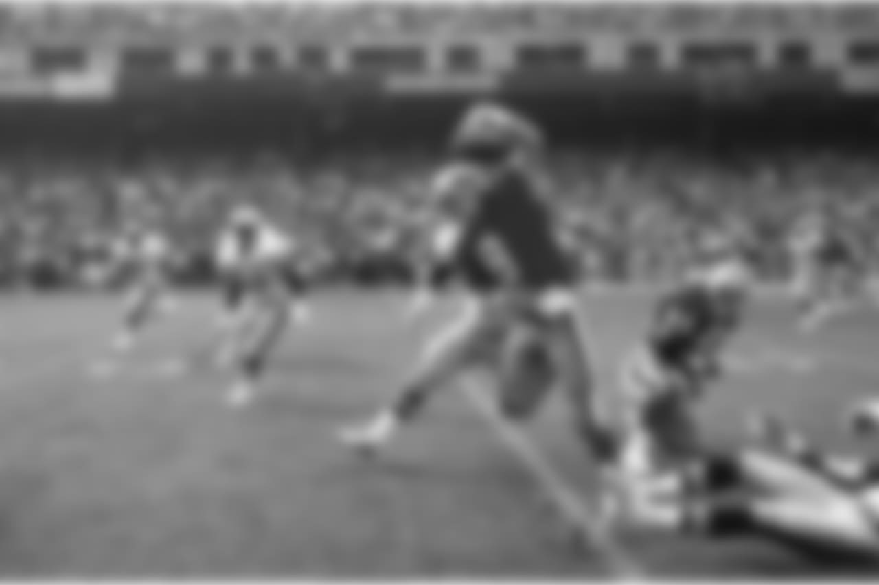 1992 -- 49ers quarterback Steve Young.
