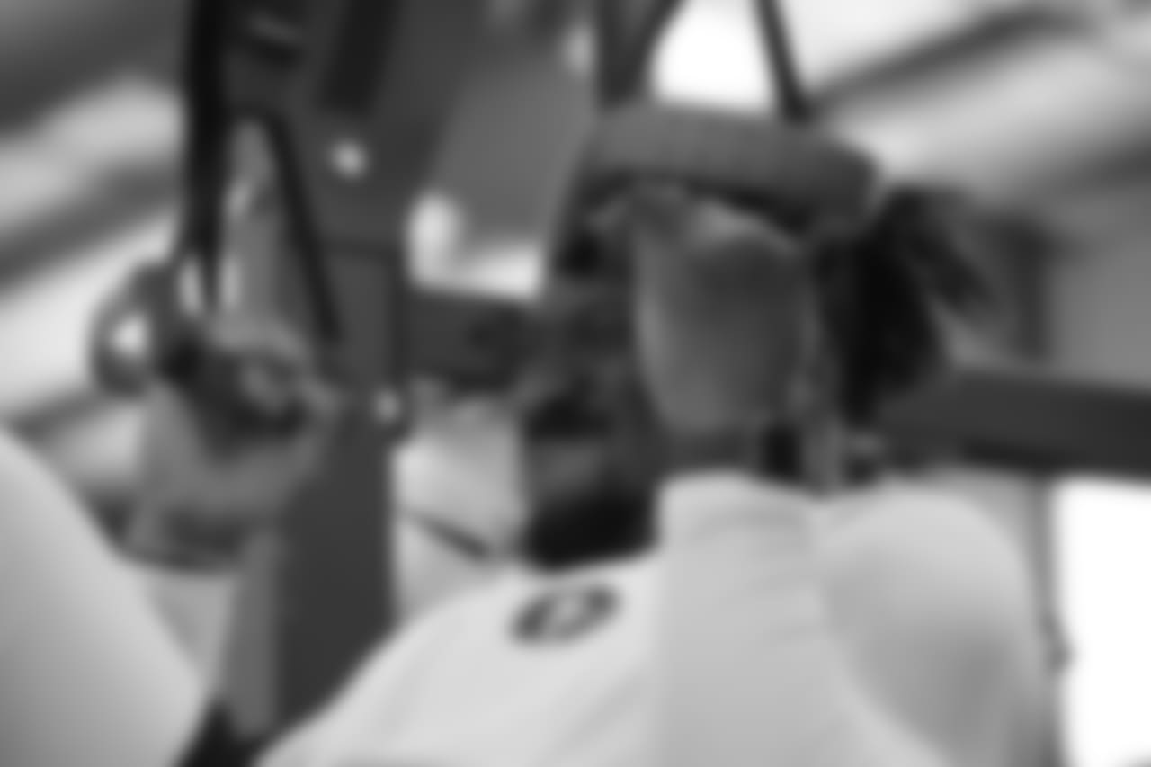 LB Eli Harold