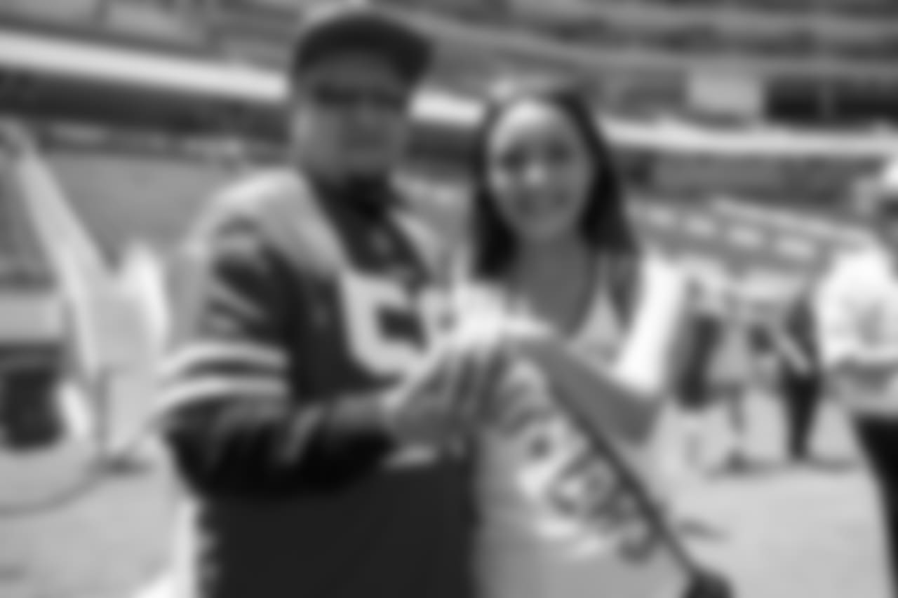 49ers Faithful getting engaged at 49ers Foundation Picnic on the Field