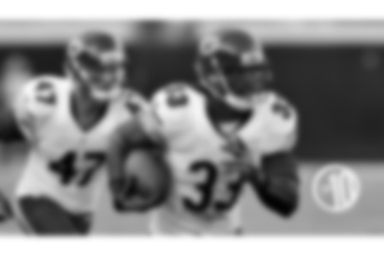 5. Charles Tillman
The Bears cornerback invented the powerful "Peanut Punch" and demonstrated his explosiveness by scoring a franchise-record nine defensive touchdowns.