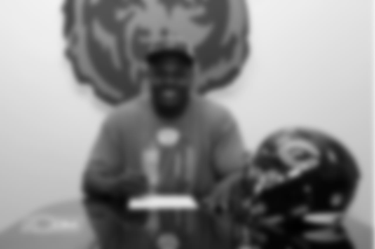 Second-round draft pick James Daniels signs his contract.