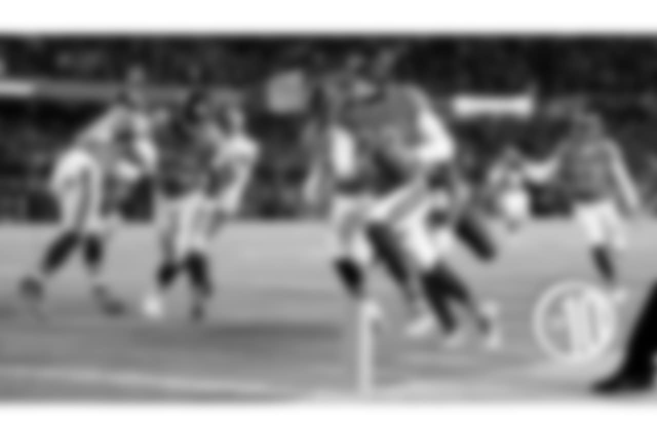 (3) Eddie Jackson vs. Vikings
Jackson helped lead the Bears to a pivotal 25-20 Sunday night win over the Vikings by intercepting a Kirk Cousins pass and bringing it back 27 yards for a TD.