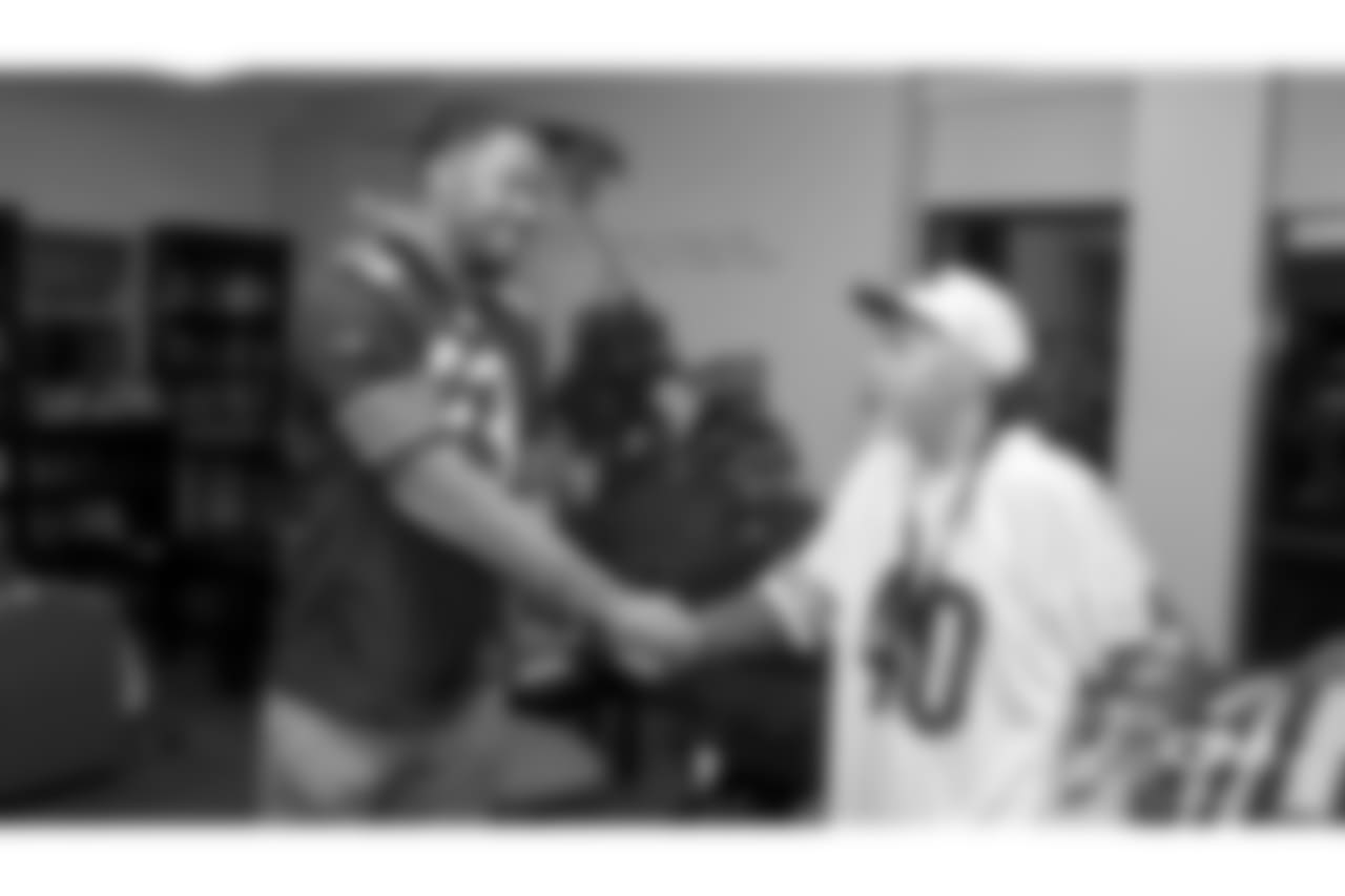 Members of the Chicago Bears visit with veterans at Hope Manor, Monday, November 5, 2018, in Chicago, Illinois.