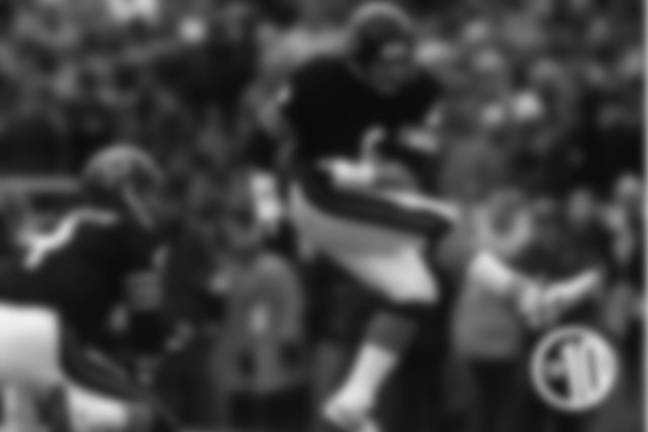 4. Kevin Butler: Butler was the Bears’ all-time leading scorer with 1,116 points until 2015. Butler still holds the NFL rookie scoring record with 144 points set in 1985 with the Super Bowl champs.