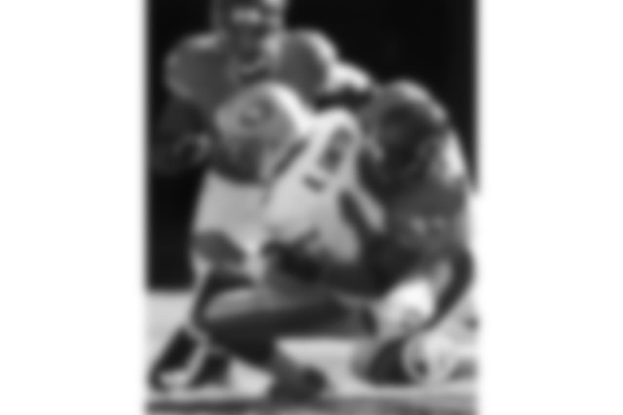 6. October 29, 2006 - Bears 41, 49ers 10. The Bears improved to 7-0 by blowing out Alex Smith (No. 1 in 2005) and the 49ers. Smith threw for just 135 yards, with one touchdown and two interceptions, but didn't have much of a chance, as Chicago had possession for more than 37 minutes.
