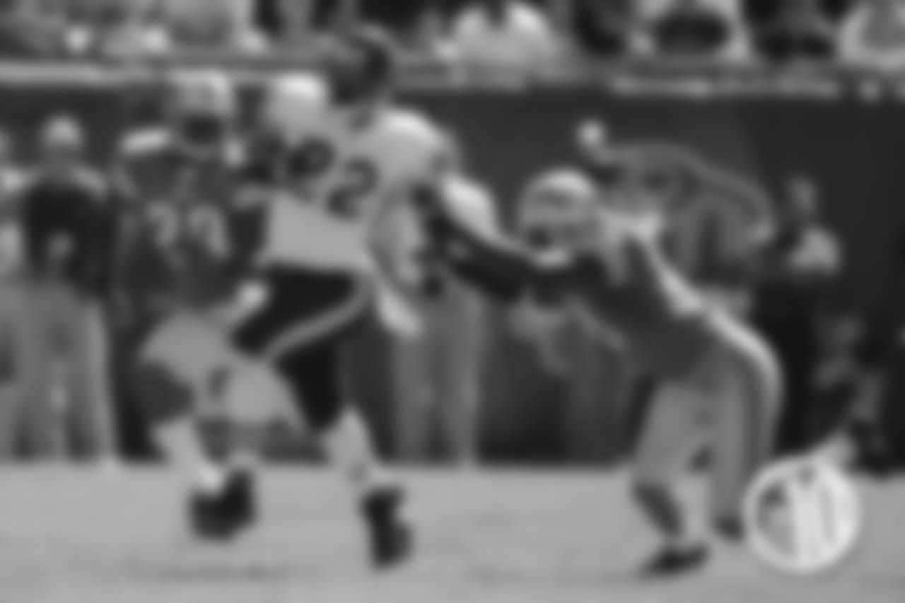 50 rushing yards, 151 receiving yards (201 total yards), 89-yard TD catch, 2 TD