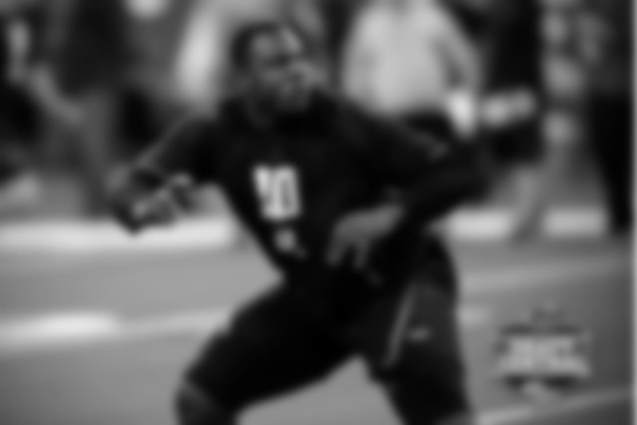 With the 39th pick in the 2018 NFL Draft, the Chicago Bears select Iowa OL James Daniels.