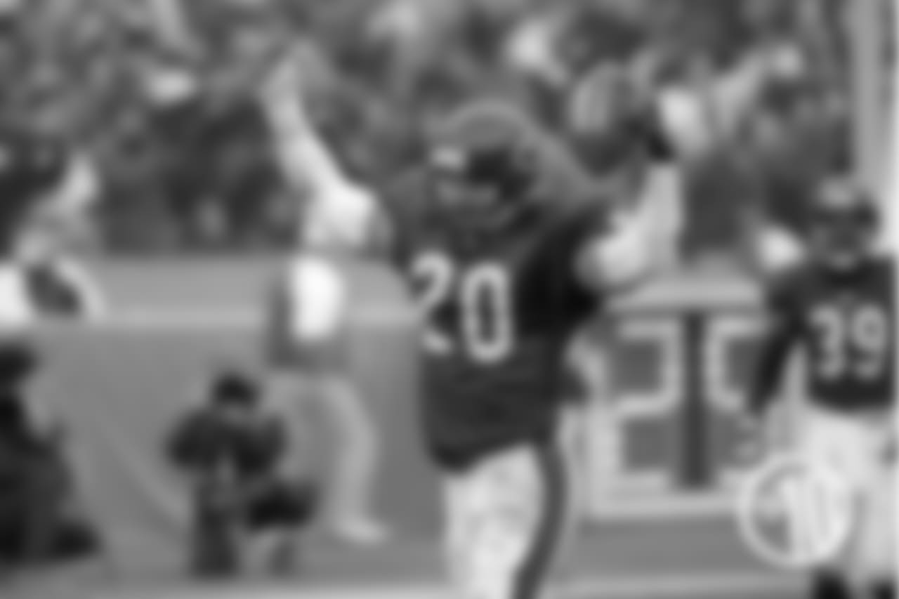 6. Bears 30, Packers 17 on Dec. 5, 1993 in Chicago. The Bears scored all three of their touchdowns on returns of Brett Favre turnovers, highlighted by Jeremy Lincoln's 80-yard interception return. (Pictured: Safety Mark Carrier celebrates his fourth-quarter touchdown after an interception.)