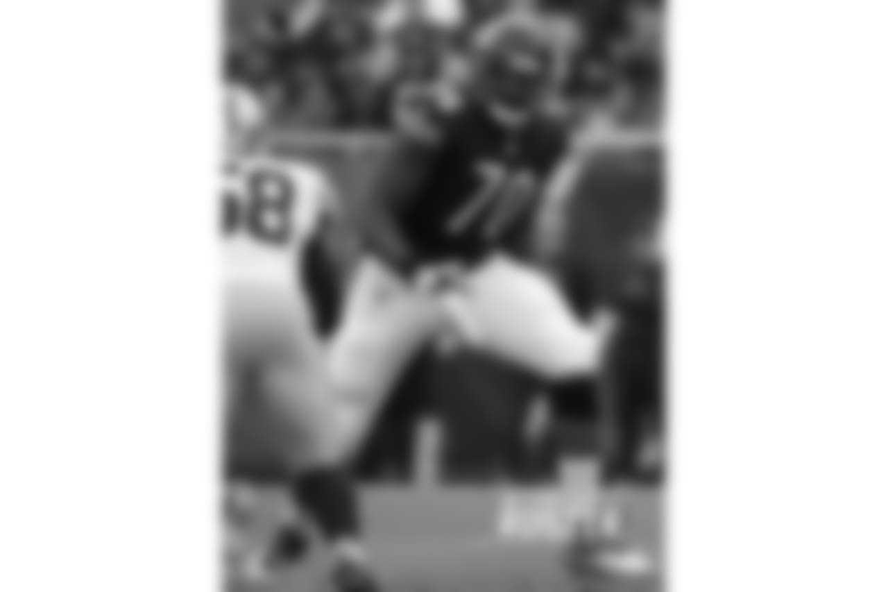 OT Bobby Massie