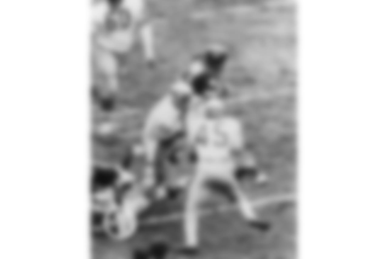 3. San Francisco 49ers - 64 games. Bears all-time record: 30-33-1 (including 0-3 in playoffs). Most memorable game: December 12, 1965, when rookie Gale Sayers set an NFL record scoring six touchdowns in a single game as the Bears beat San Francisco 61-20.