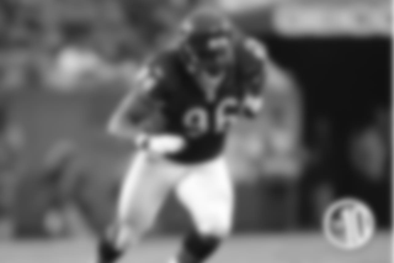 2. Alex Brown: Brown spent eight seasons with the Bears from 2002-09 and ranks fourth in team history with 43.5 sacks.