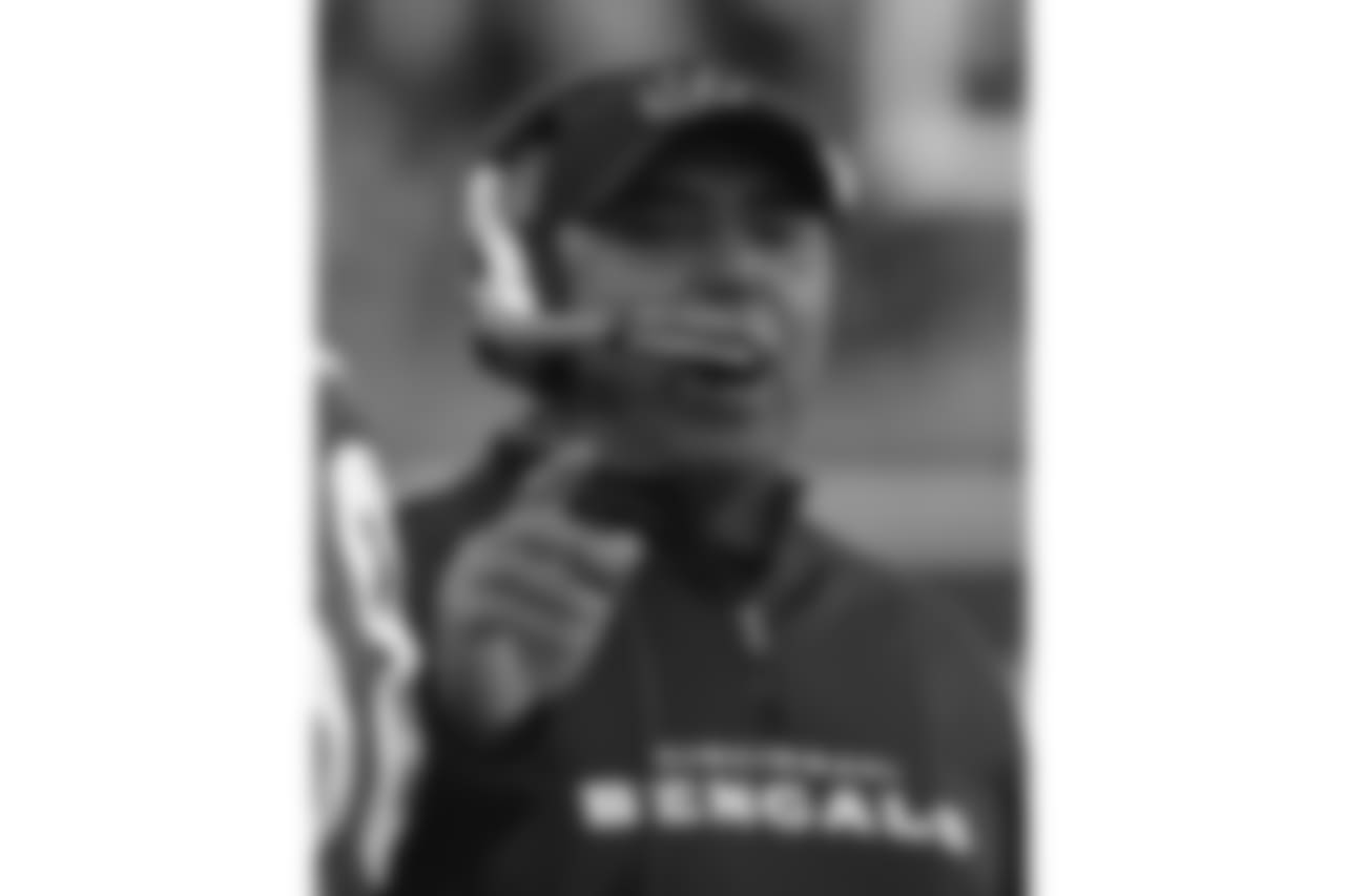 Cincinnati Bengals head coach Marvin Lewis on the sidelines during an NFL football game against the Kansas City Chiefs, Sunday, Dec. 28, 2008, in Cincinnati. (AP Photo/David Kohl)