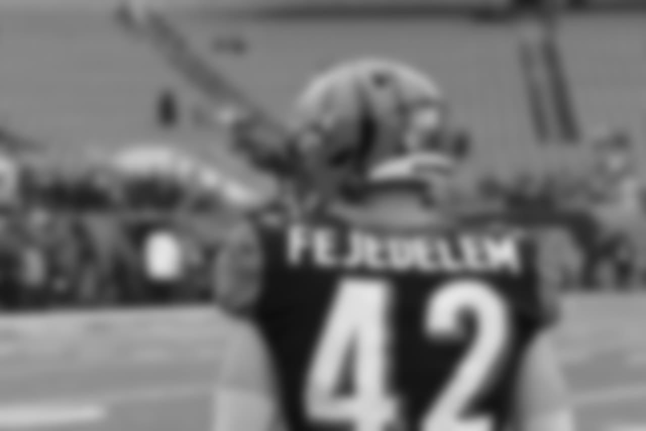 181216-pregame-Bengals_onfield (1)