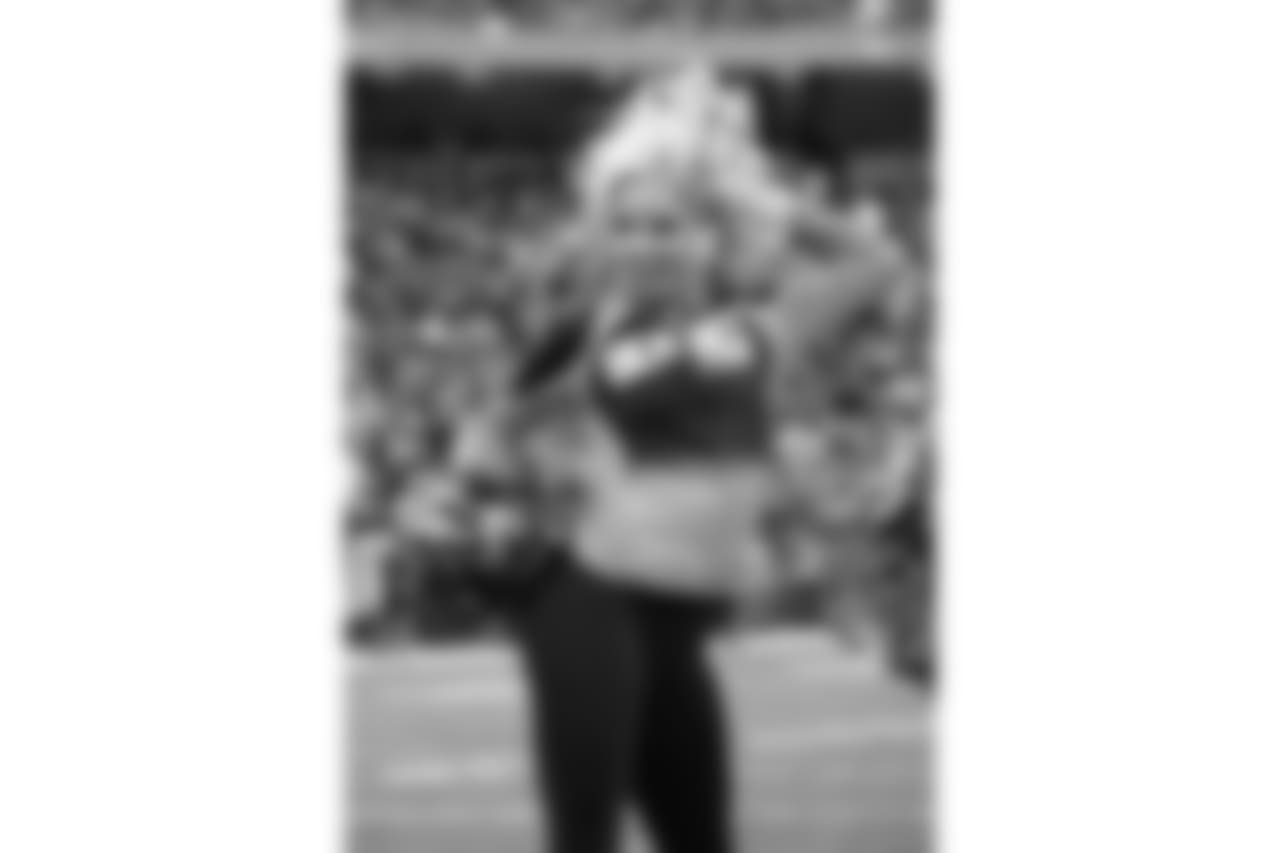 Ben-Gals Cheerleaders performing at Paul Brown Stadium