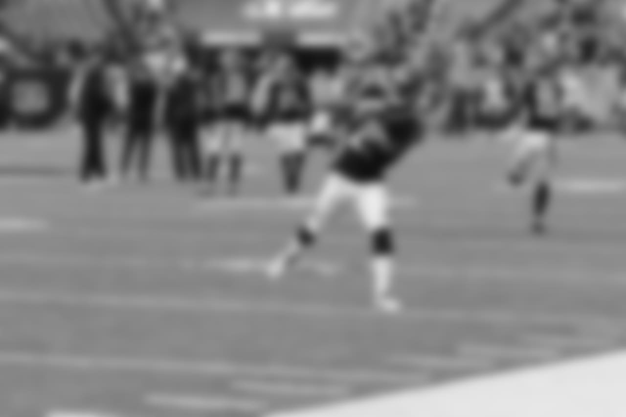 Cornerback Tony McRae warms up before the week 12 matchup against the Browns.