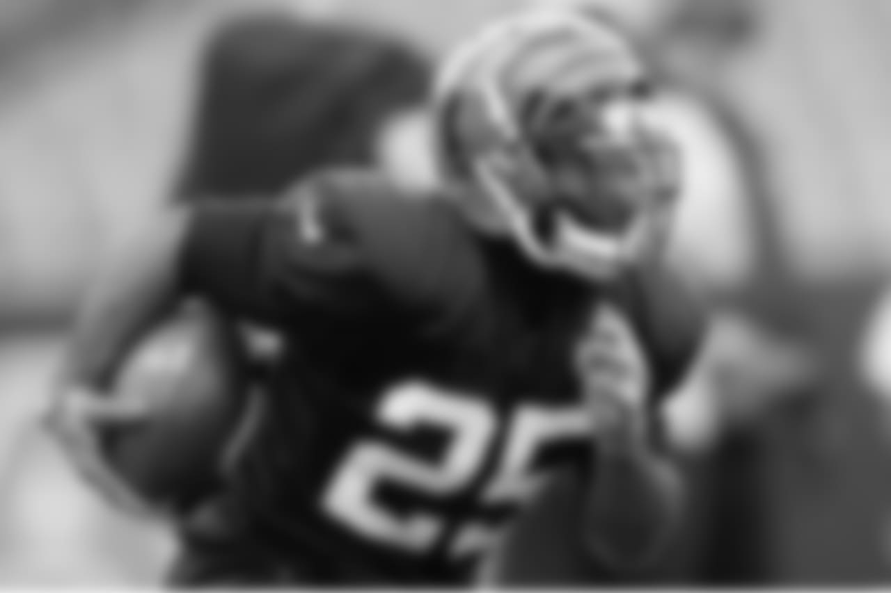 Giovani Bernard runs the ball during practice at Paul Brown Stadium.
