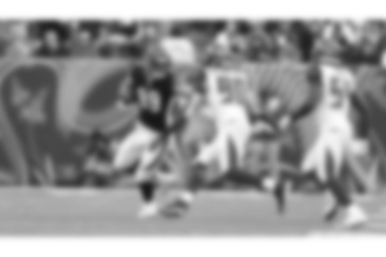 Matt Lengel catches his first pass as a Bengal in a game against Tampa Bay.