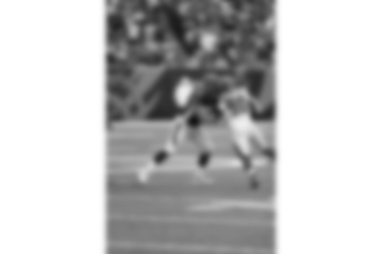 Tackle Jake Fisher out pass blocking in a game against the Tampa Bay Buccaneers.