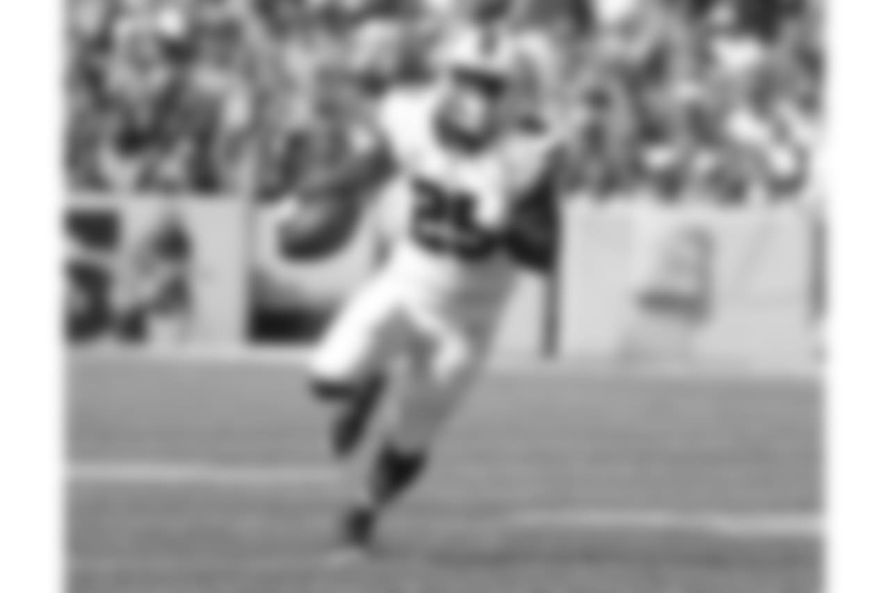 Buffalo Bills running back LeSean McCoy (25) run
Buffalo Bills vs Los Angeles Chargers at New Era Field, September 16, 2018.
Photo by Bill Wippert