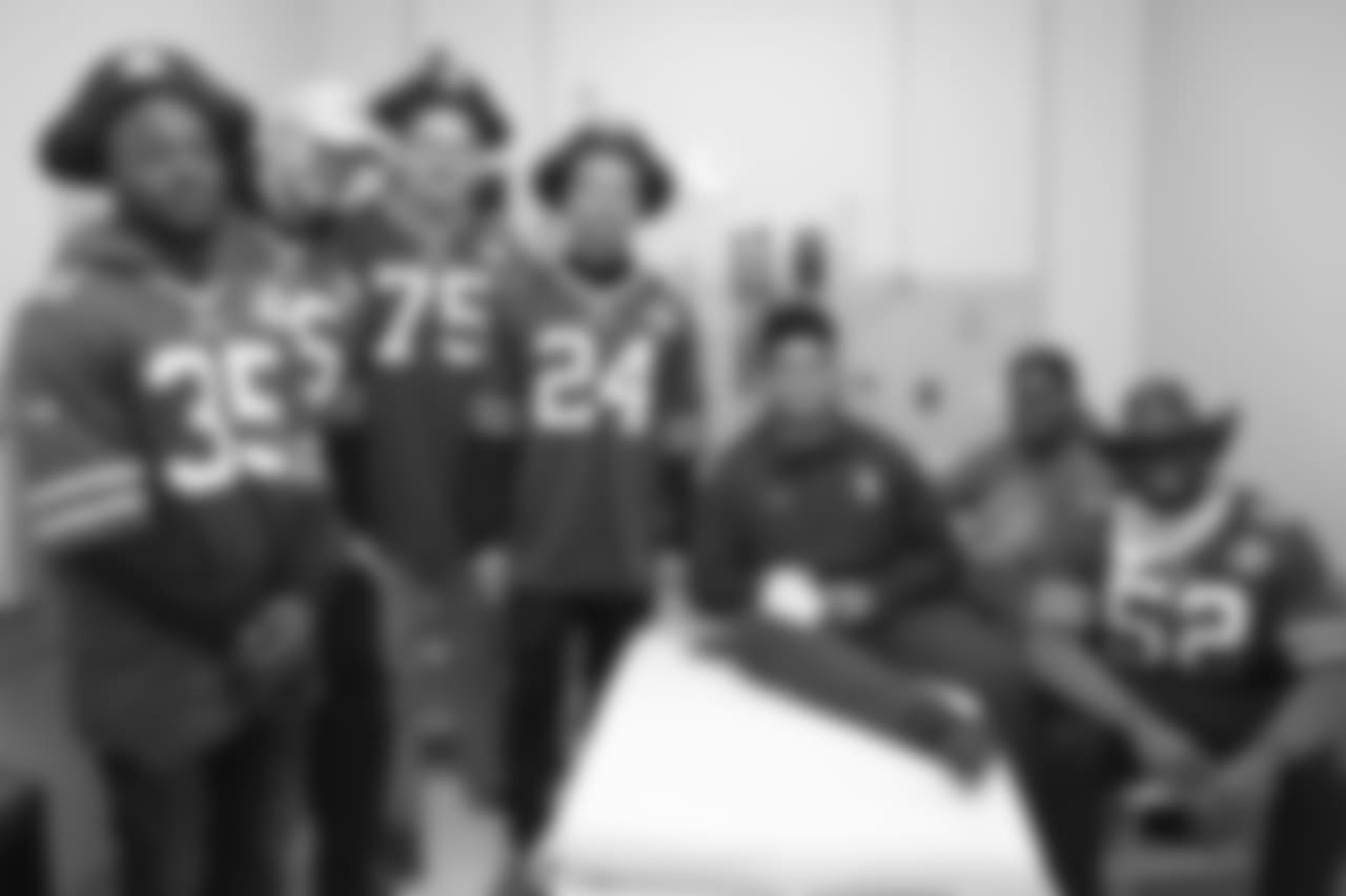 Buffalo Bills Rookie Club Oishei Children's Hospital Visit
Buffalo, NY
October 23, 2018.
Photo by Sara Schmidle
