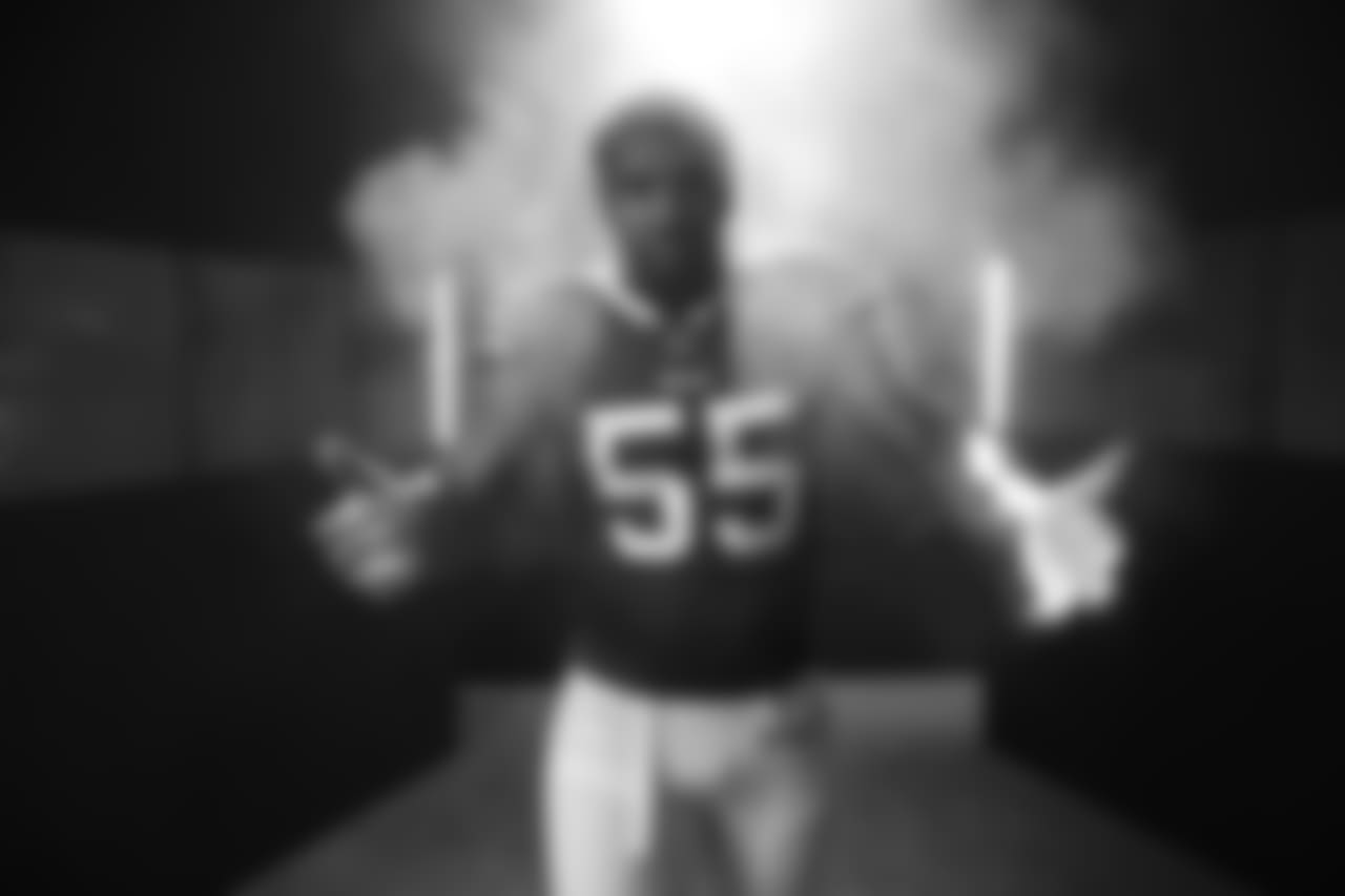 DE Jerry Hughes (55)