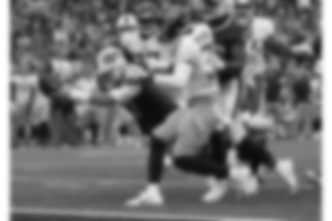 Buffalo Bills quarterback Josh Allen (17) touchdown
Buffalo Bills vs Tennessee Titans at New Era Field, October 7, 2018.
Photo by Bill Wippert