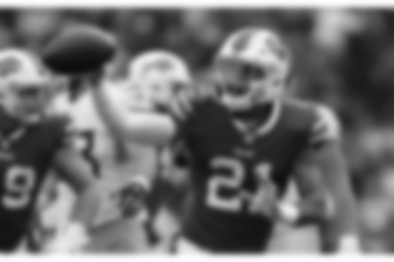 Fumble Recovery Buffalo Bills defensive back Jordan Poyer (21) - Buffalo Bills vs Tennessee Titans at New Era Field.
Photo by Kevin Hoffman
October 7, 2018