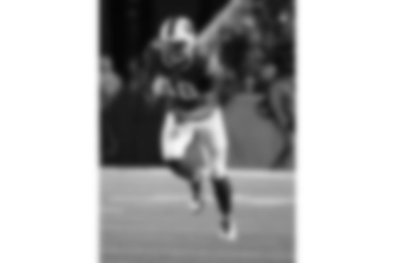 Receptor largo Buffalo Bills Andre Holmes (18) - Buffalo Bills vs New England Patriots no campo New Era, 29 de outubro de 2018. Foto por Bill Wippert