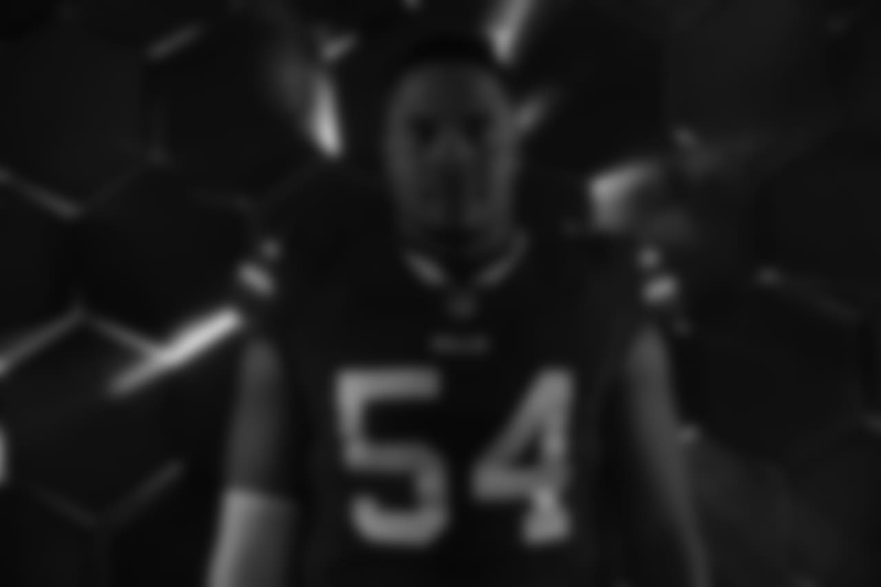 DE Eddie Yarbrough (54)