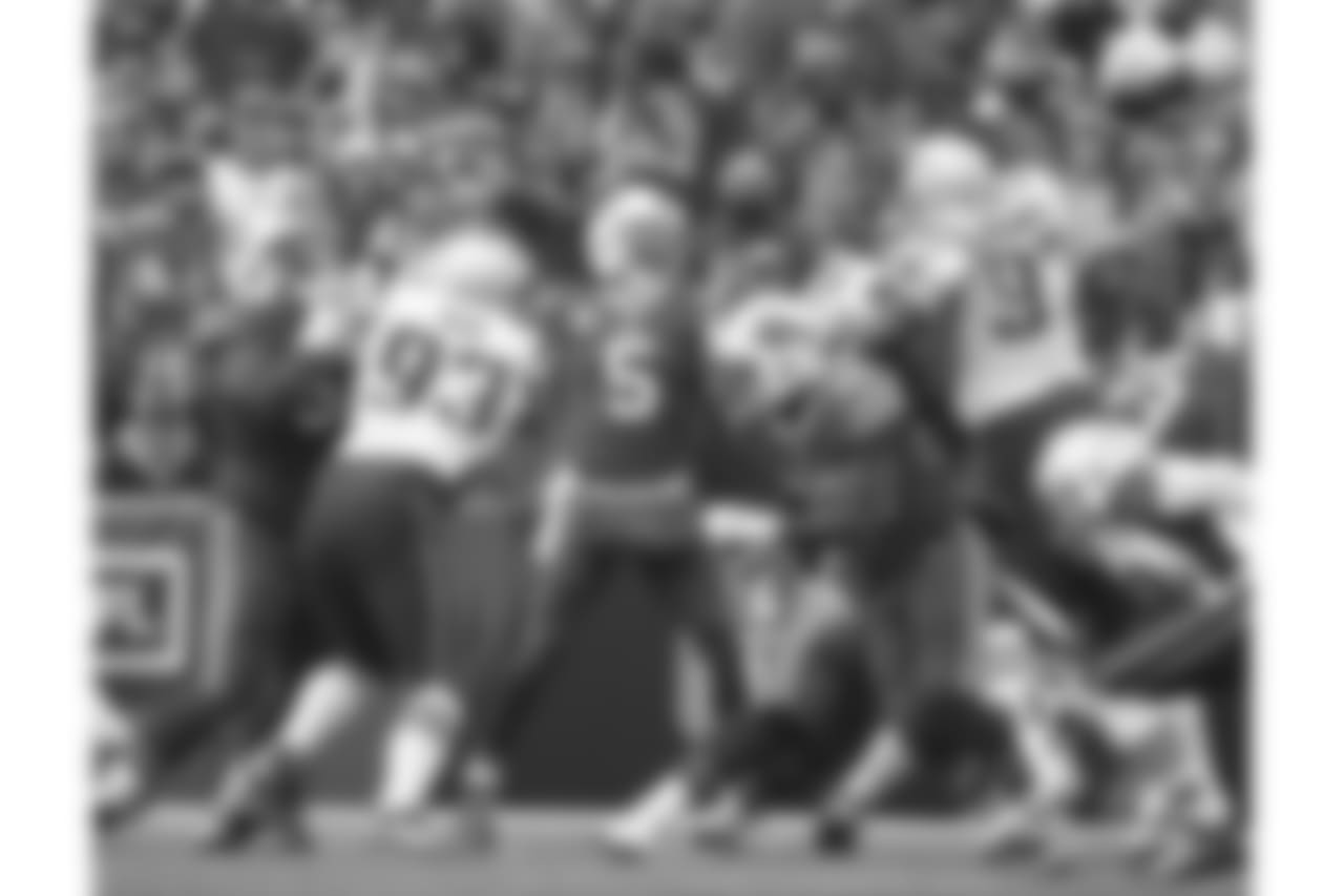Tyrod Taylor #5, QB