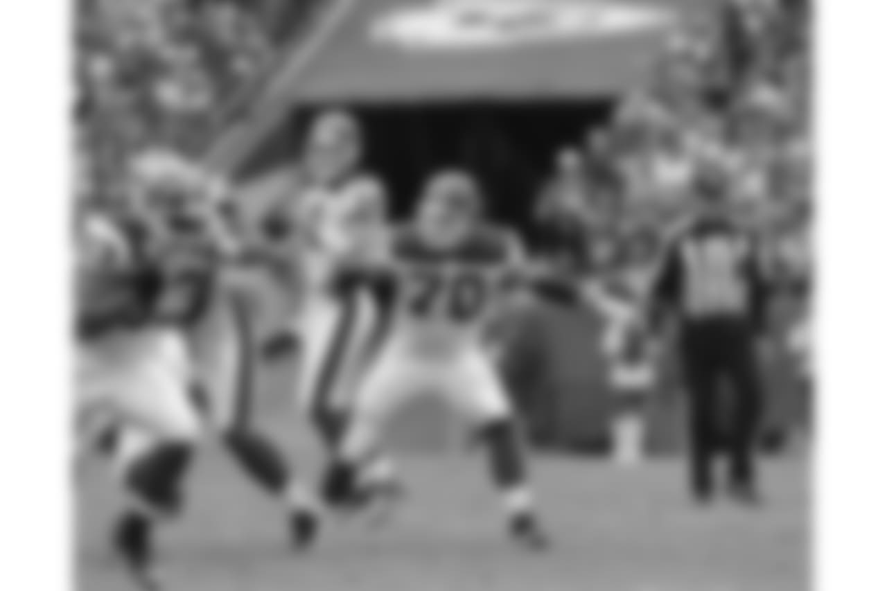 Center Eric Wood (No. 70) - 2010