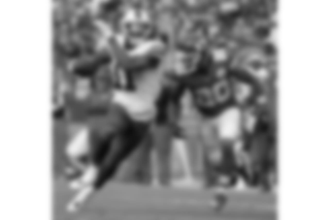 Zay Jones (11)