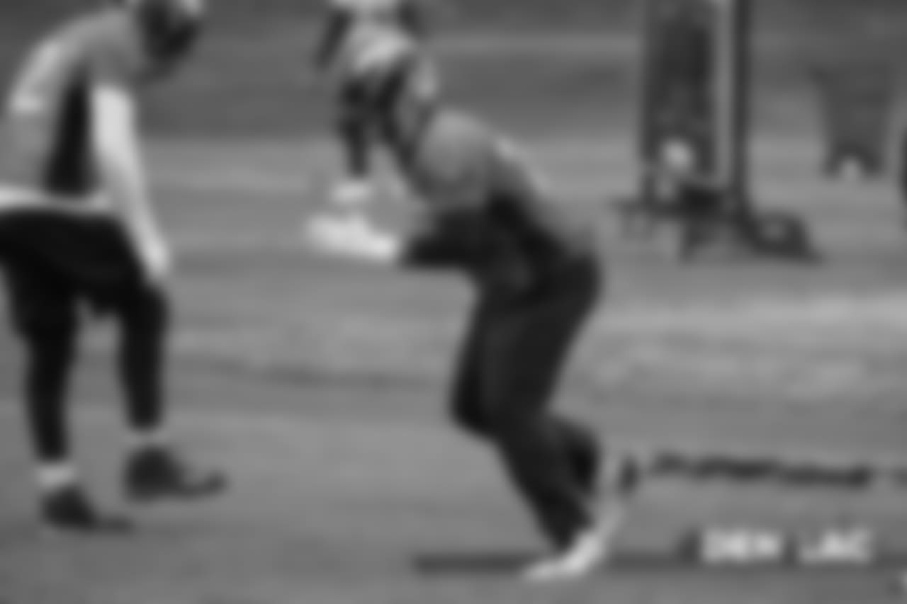 Gino Gradkowski during practice at UCHealth Training Center on November 16, 2018.