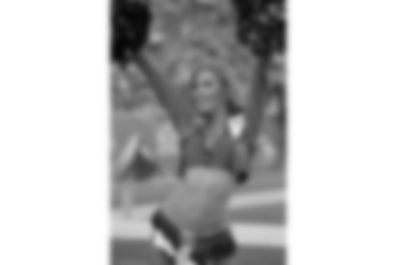 180811, Denver Broncos, MV, 2018 180811, Denver Broncos, Cheerleaders, DBC, Photo By: Paul Cloud Gabriela