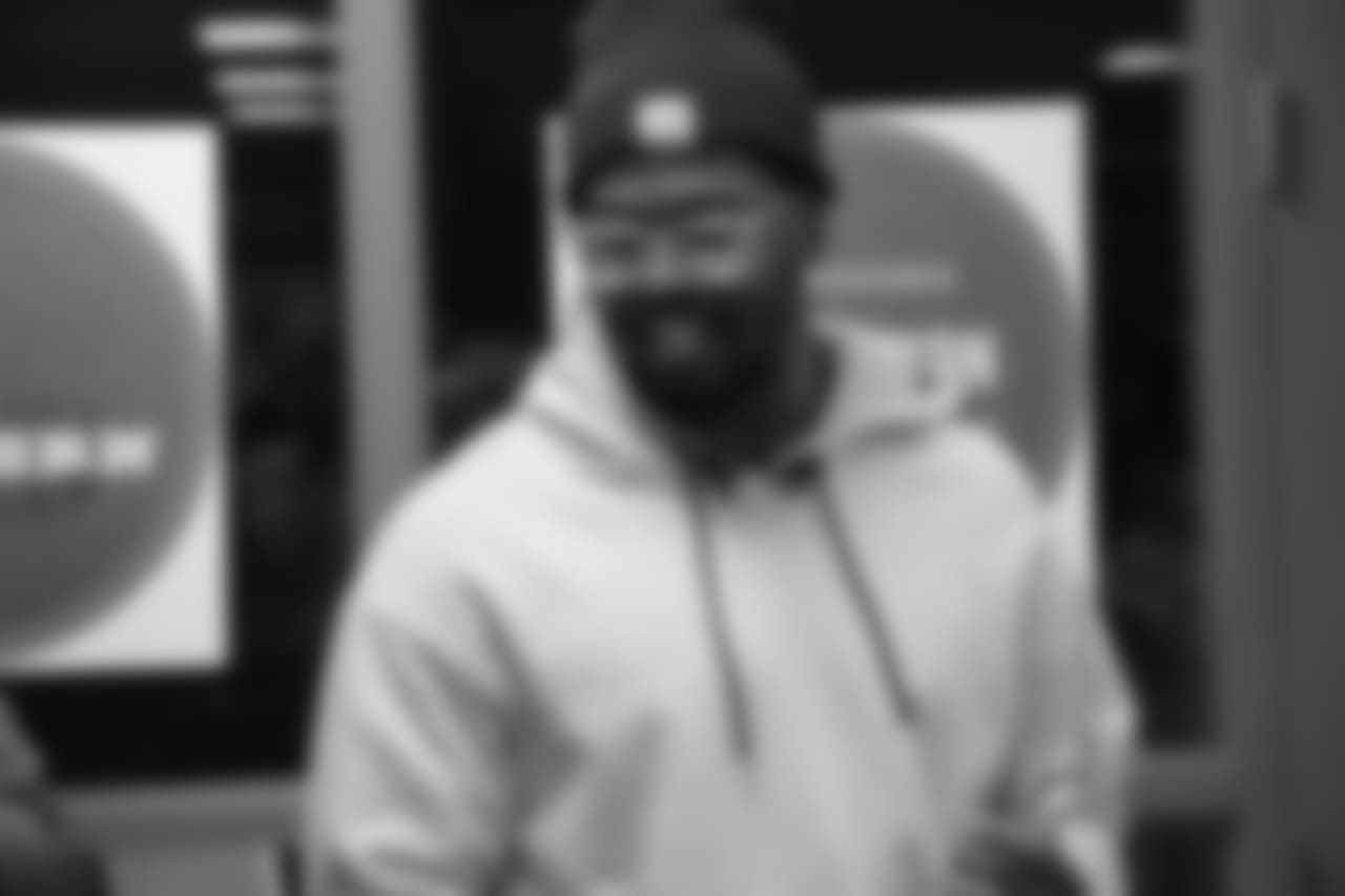 Von Miller unveils a new Von's Vision center at the Denver Broncos Boys & Girls Club on Nov. 15, 2018.