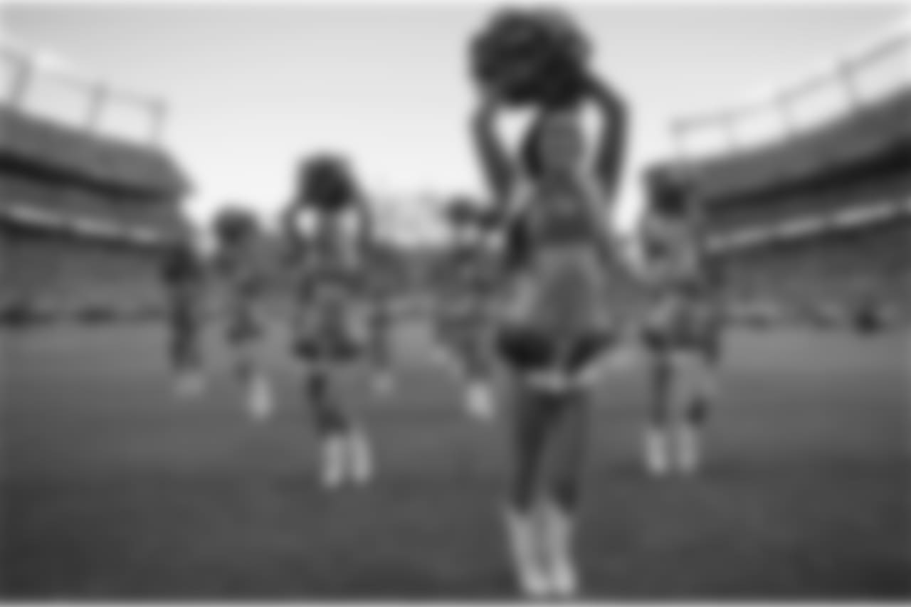180811, Denver Broncos, MV, 2018 180811, Denver Broncos, Cheerleaders, DBC, Photo By: Paul Cloud Quarter Dance, Sara
