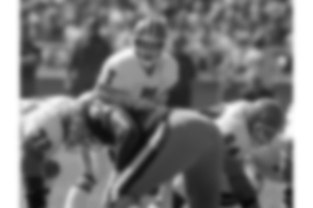 Denver Broncos quarterback John Elway (7) during the Broncos' 16-13 win over the 49ers.