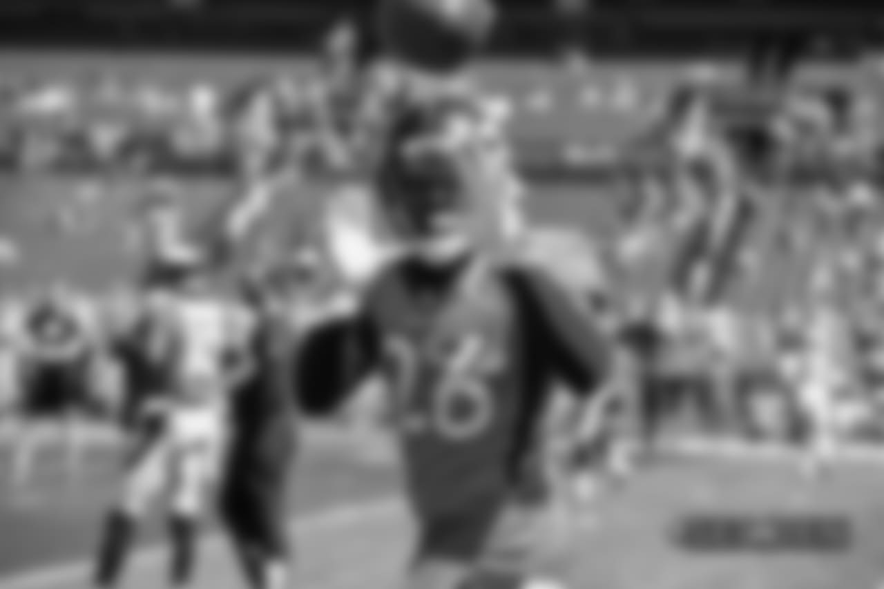Pregame warmups against the Seattle Seahawks, Sunday, September 9, 2018, in Denver. (Photo: Eric Bakke)
